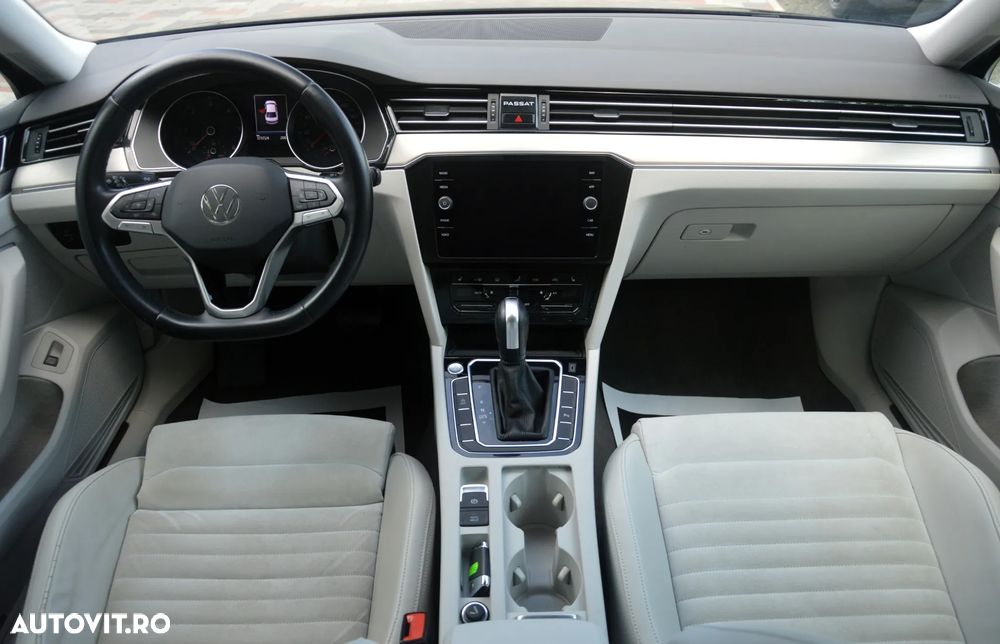 Volkswagen Passat 2.0 TDI DSG Highline - 24