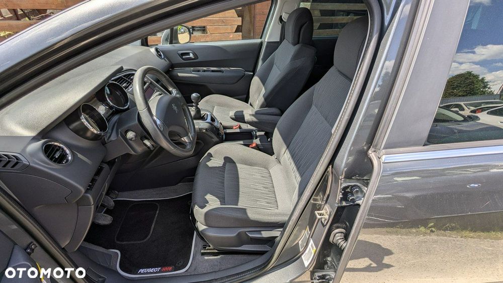 Peugeot 5008 - 14