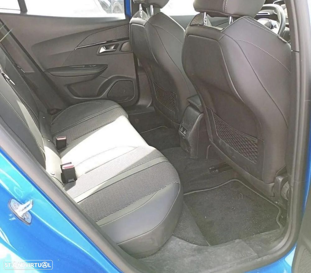 Peugeot e-2008 50 kWh GT - 15