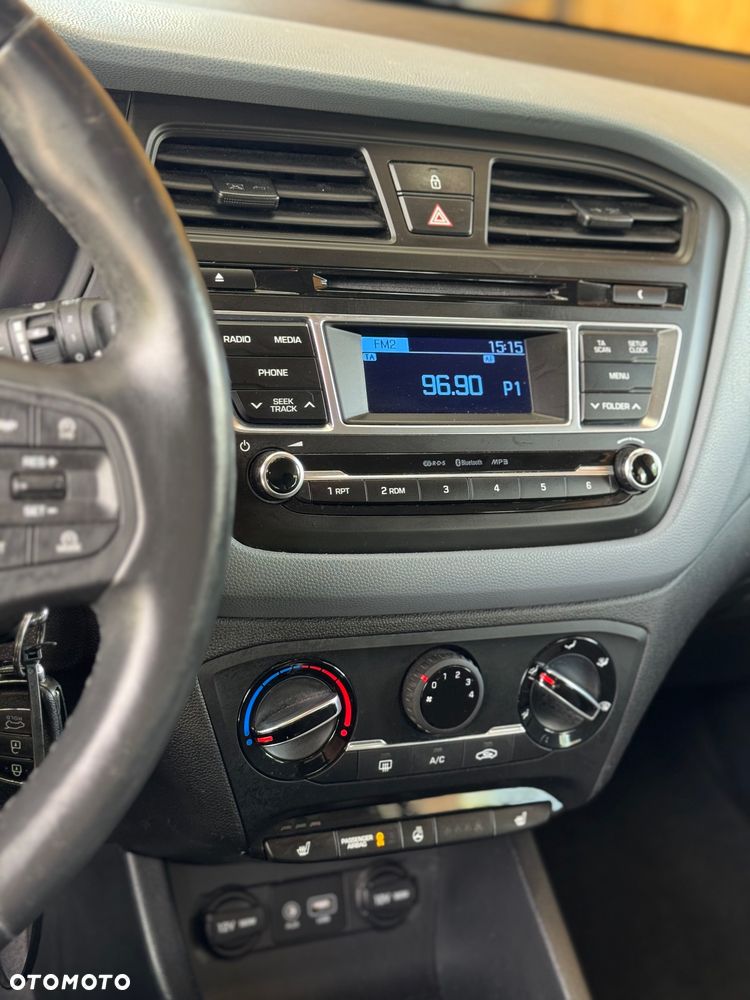 Hyundai i20 1.1 CRDi YES Gold - 20