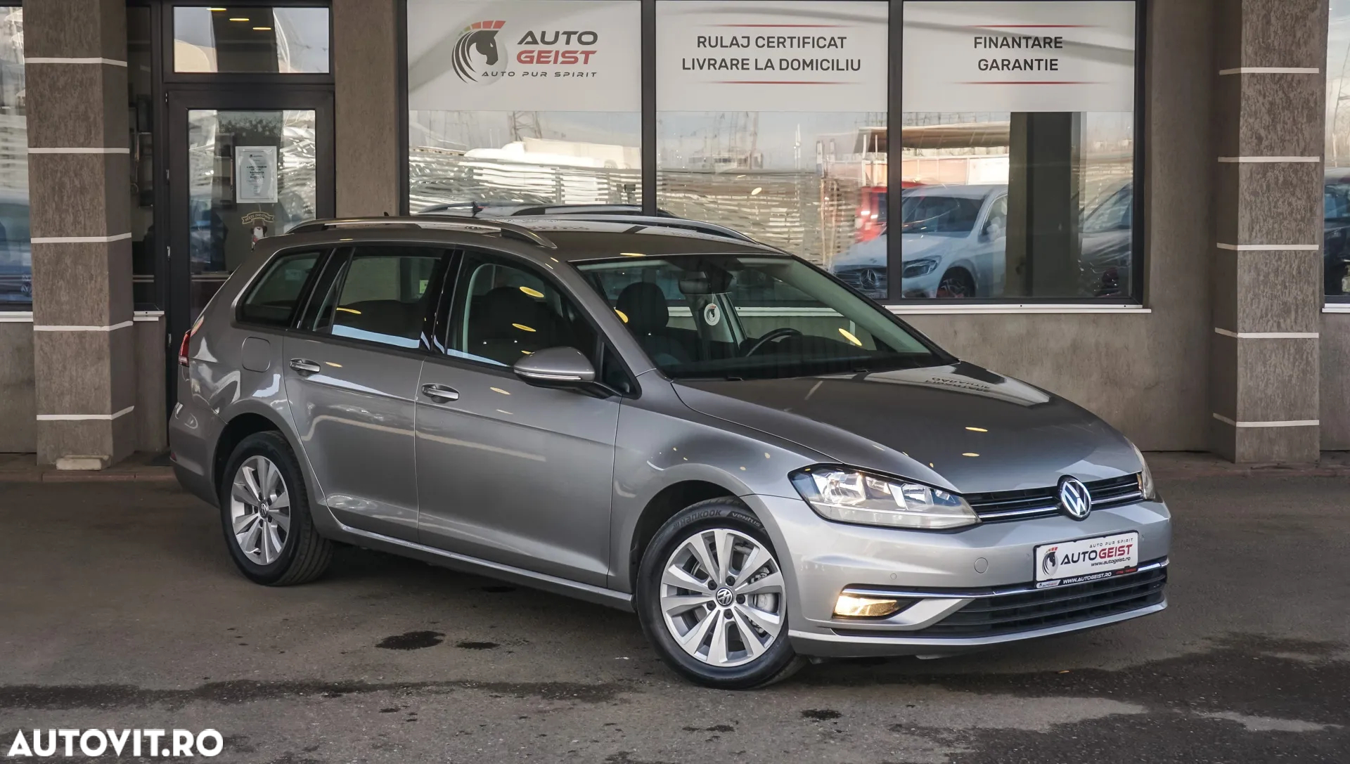 Volkswagen Golf 1.6 TDI DSG Comfortline - 3