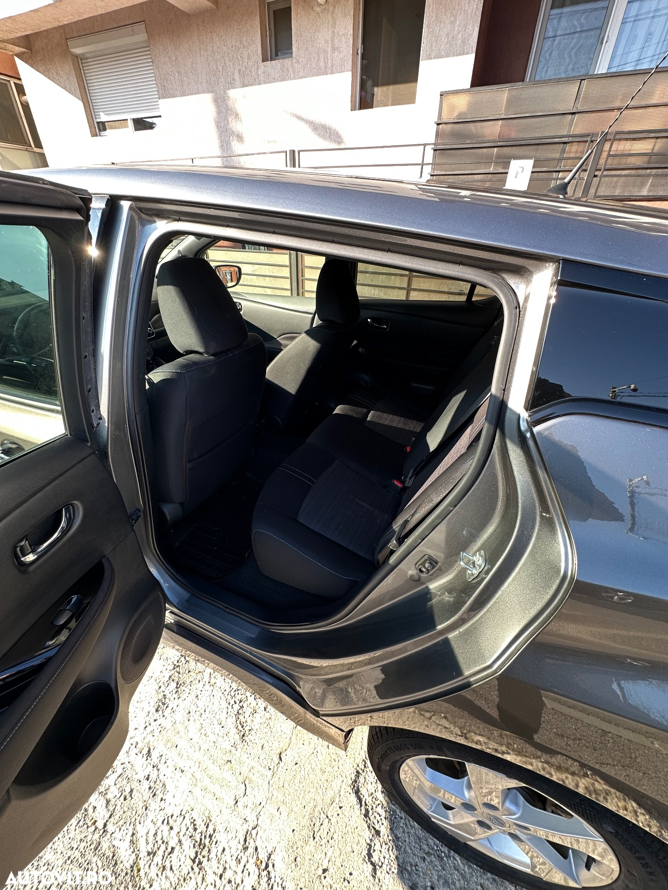 Nissan LEAF N-Connecta - 12