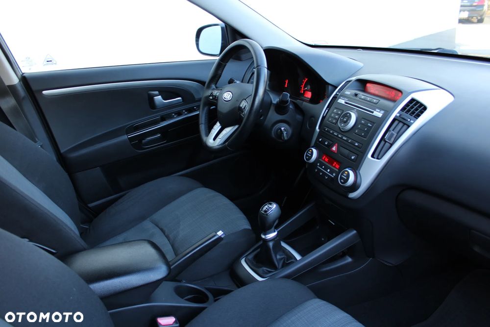 Kia Ceed 1.6 Crdi Comfort + - 23