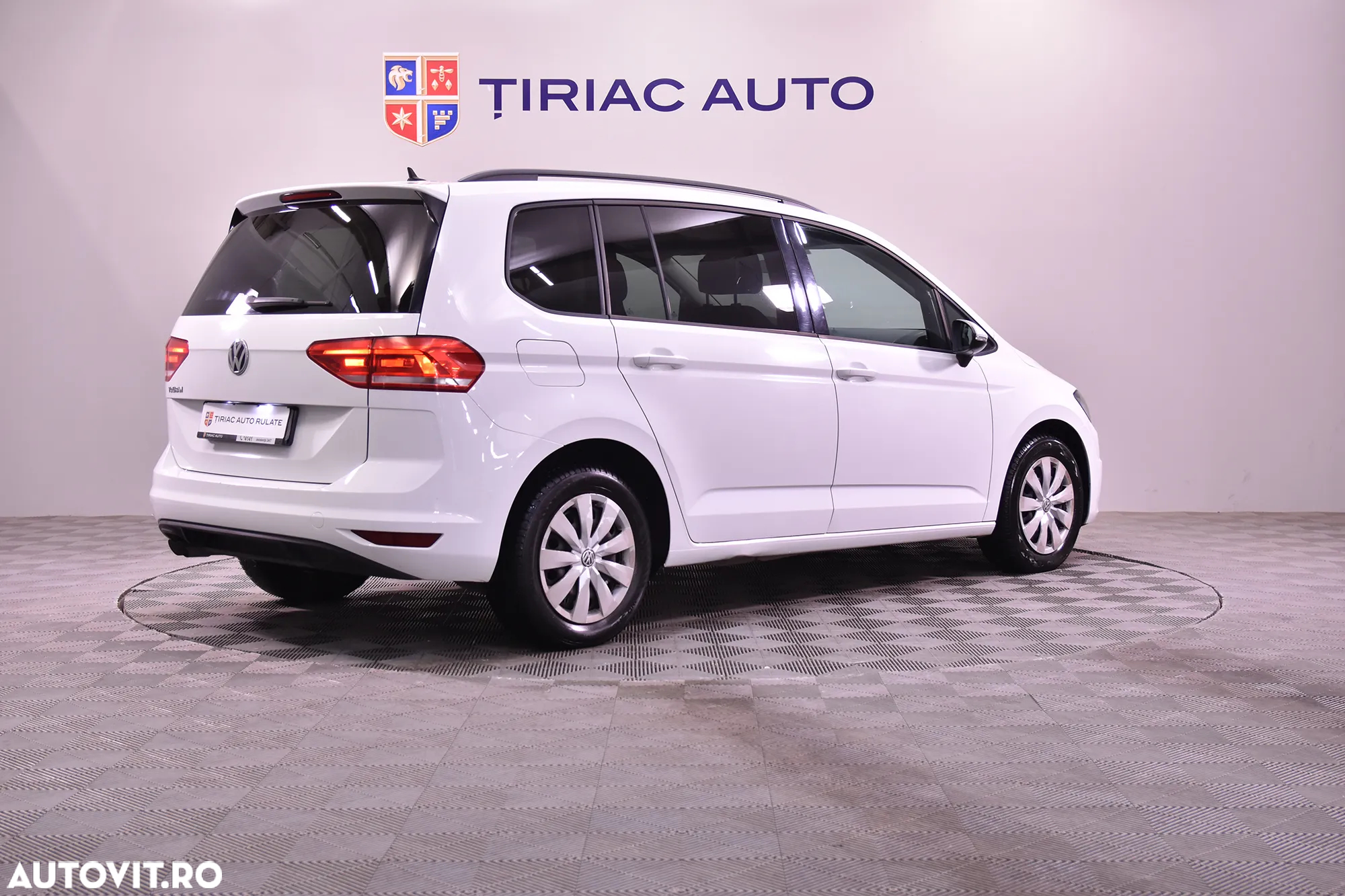 Volkswagen Touran - 5