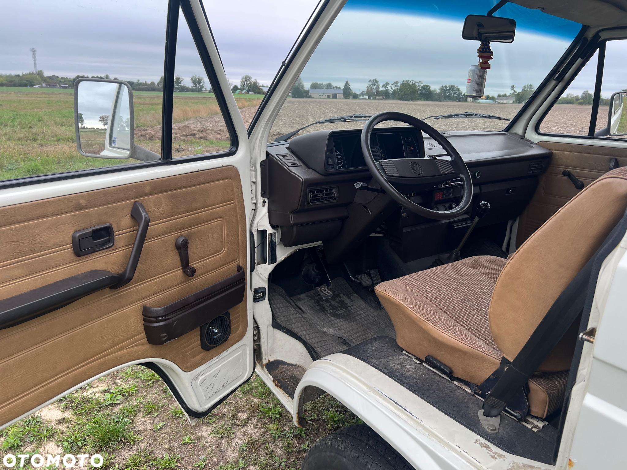 Volkswagen Caravelle - 18