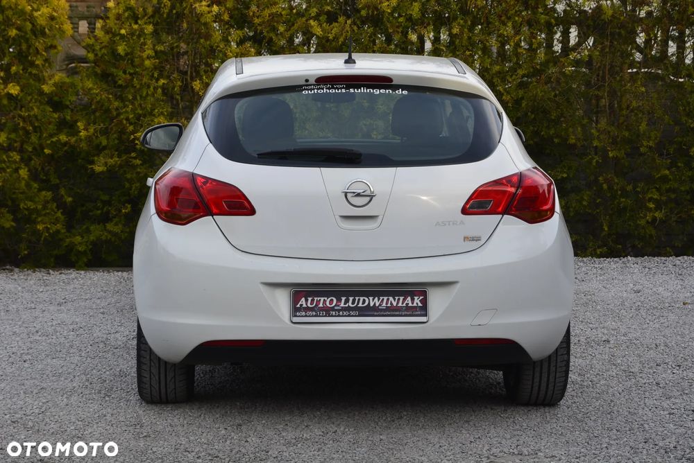 Opel Astra 1.6 Enjoy - 16