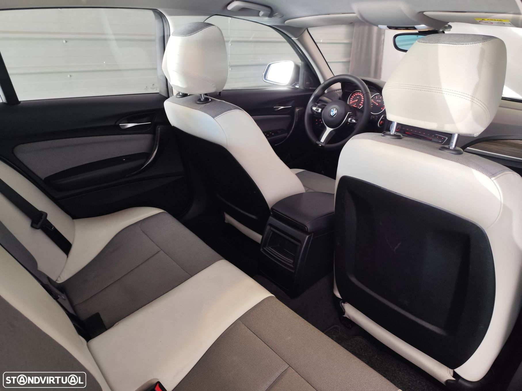 BMW 116 d Line Urban - 37