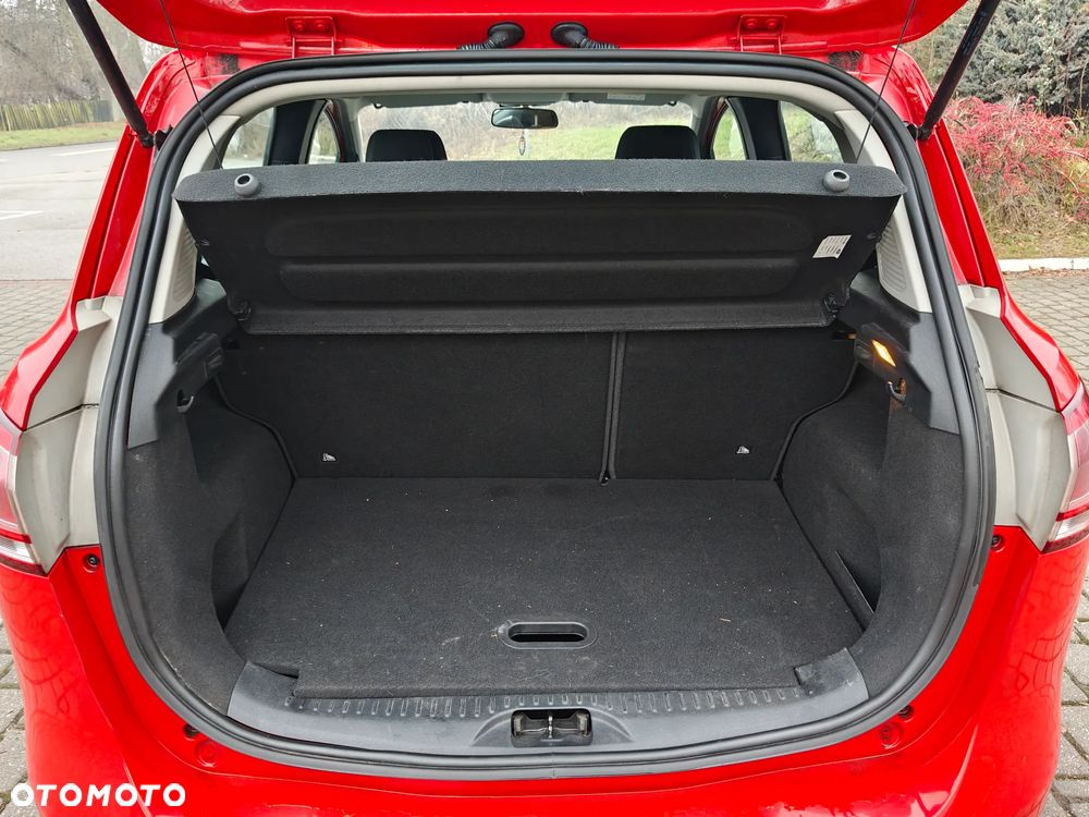 Hyundai ix20 1.4 Comfort - 16