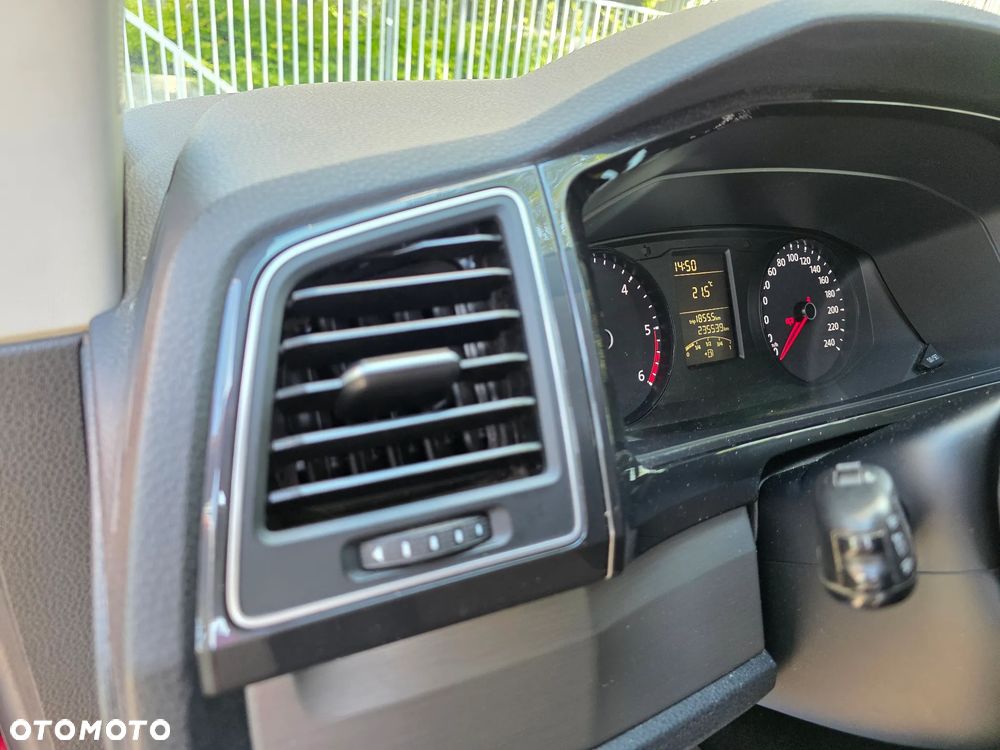 Volkswagen Transporter Kombi L2H1 - 8