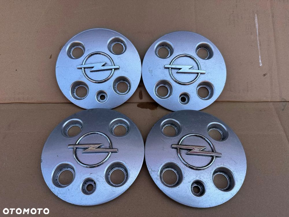 Dekielki emblematy Opel Tigra Corsa / 461038879 / Komplet - 1