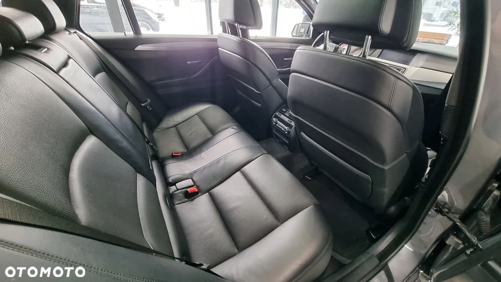 BMW Seria 5 M550d xDrive Sport-Aut - 21