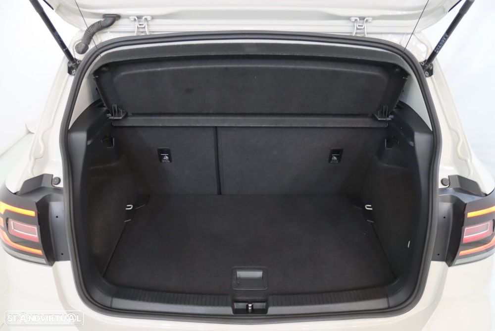 VW T-Cross 1.0 TSI Life - 36