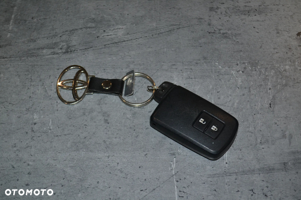 TOYOTA AURIS II PILOT KLUCZYK MR6302 BA7EQ