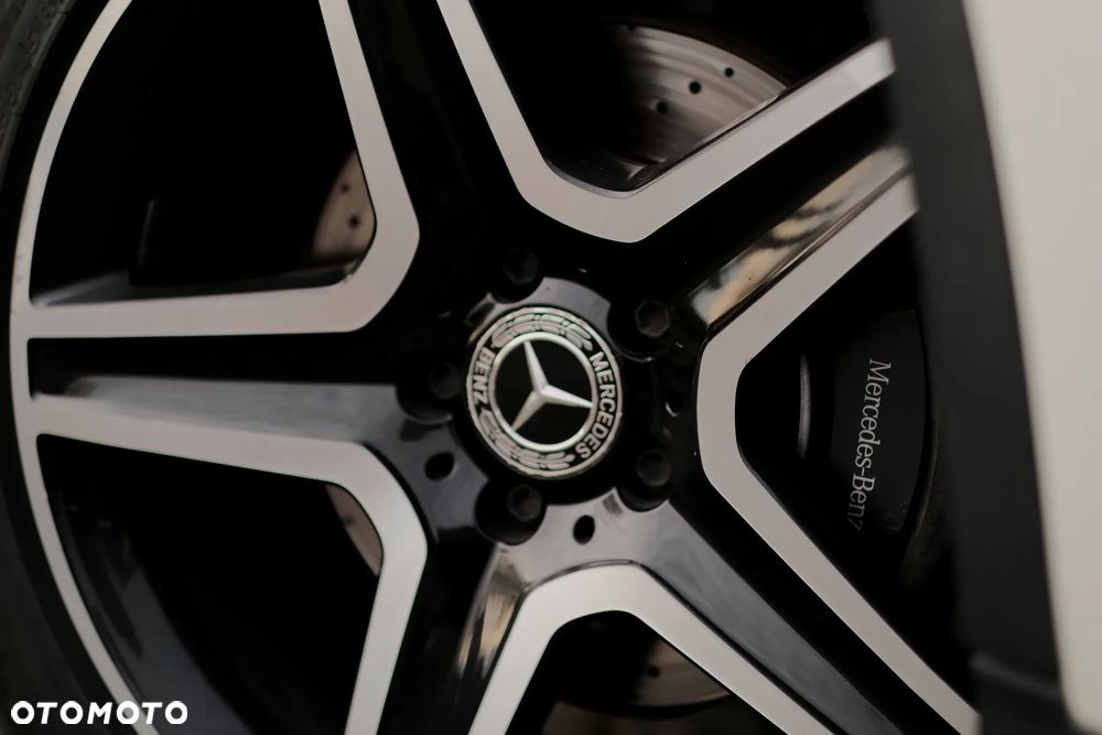 Mercedes-Benz GLA 220 4-Matic AMG Line - 34