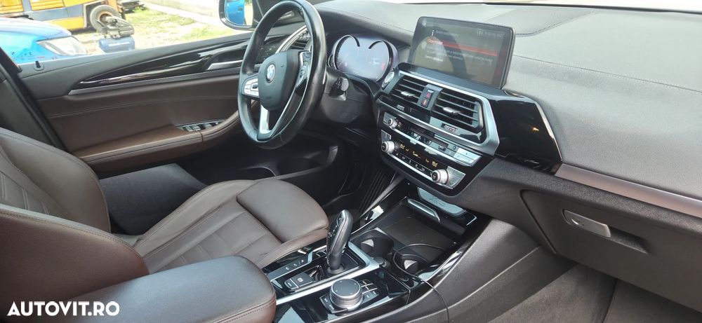 BMW X3 xDrive20d AT Luxury Line - 14