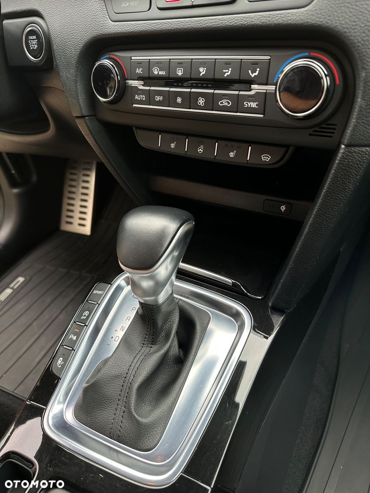 Kia Ceed 1.4 T-GDI L Business Line Plus DCT - 12
