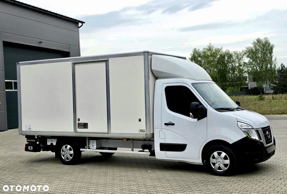 Nissan NV400 - 21