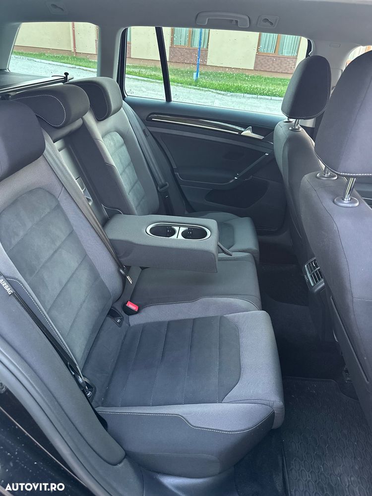 Volkswagen Golf - 6