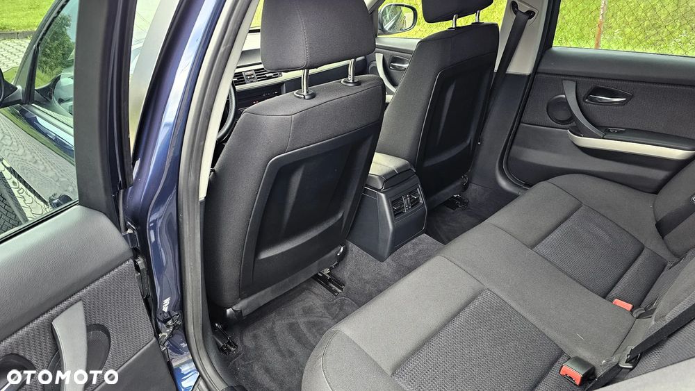 BMW Seria 3 320d Luxury Line - 17