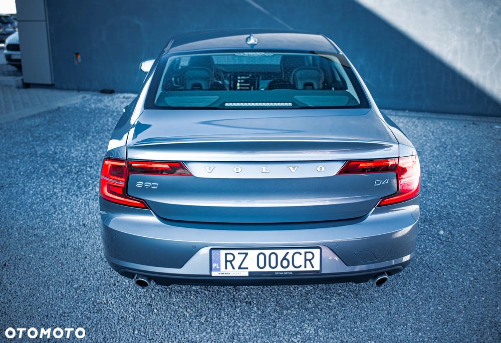 Volvo S90 - 23