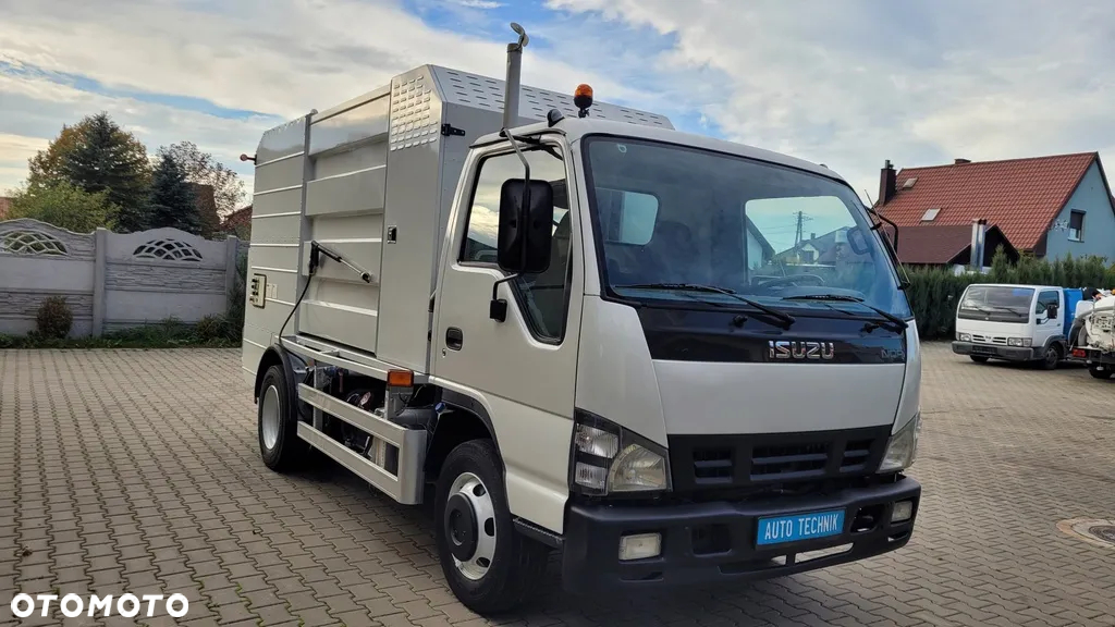 Isuzu MYJKA DO POJEMNIKÓW - 12
