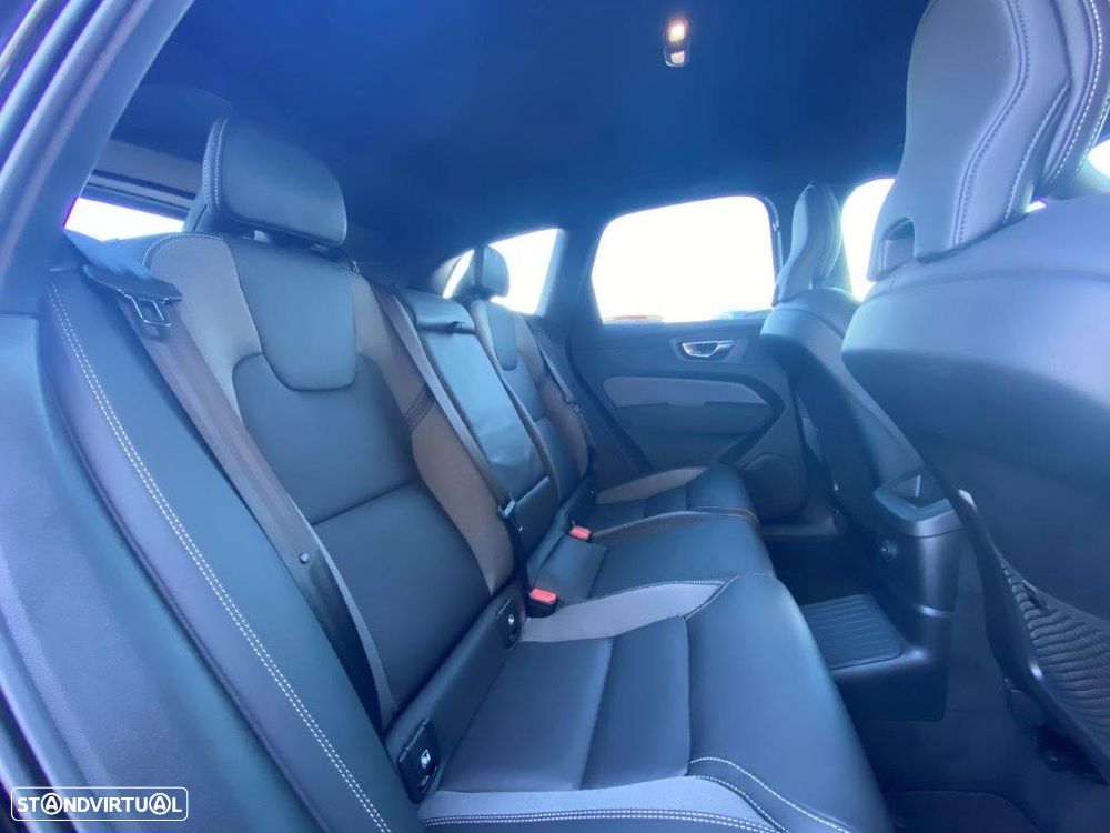 Volvo XC 60 2.0 T6 PHEV Black Edition AWD - 13