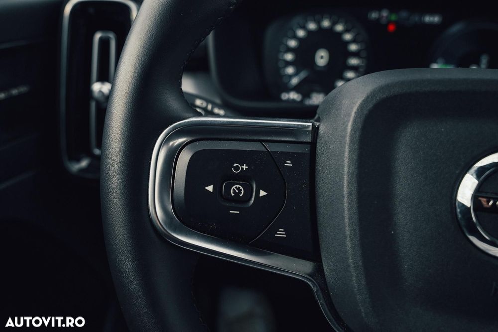 Volvo XC 40 Recharge T5 Twin Engine AT7 R-Design Expression - 23