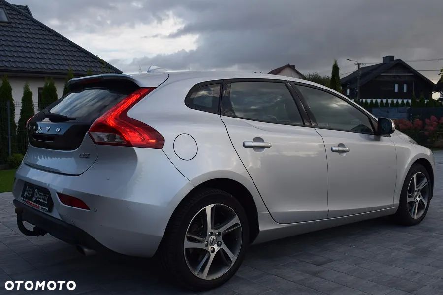 Volvo V40 D3 Momentum - 24