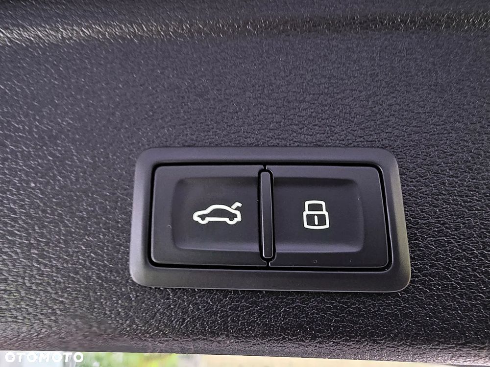 Audi A4 Avant 40 TDI S tronic - 12