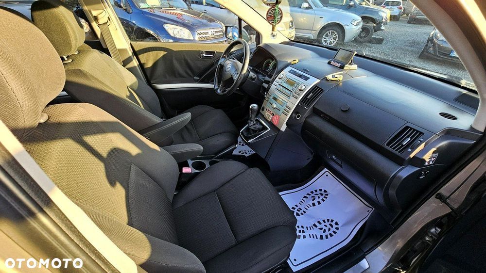 Toyota Corolla Verso - 23