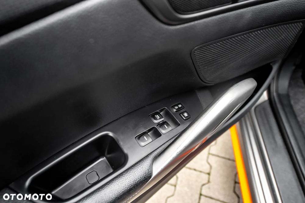 Hyundai Veloster 1.6 Turbo Premium - 32