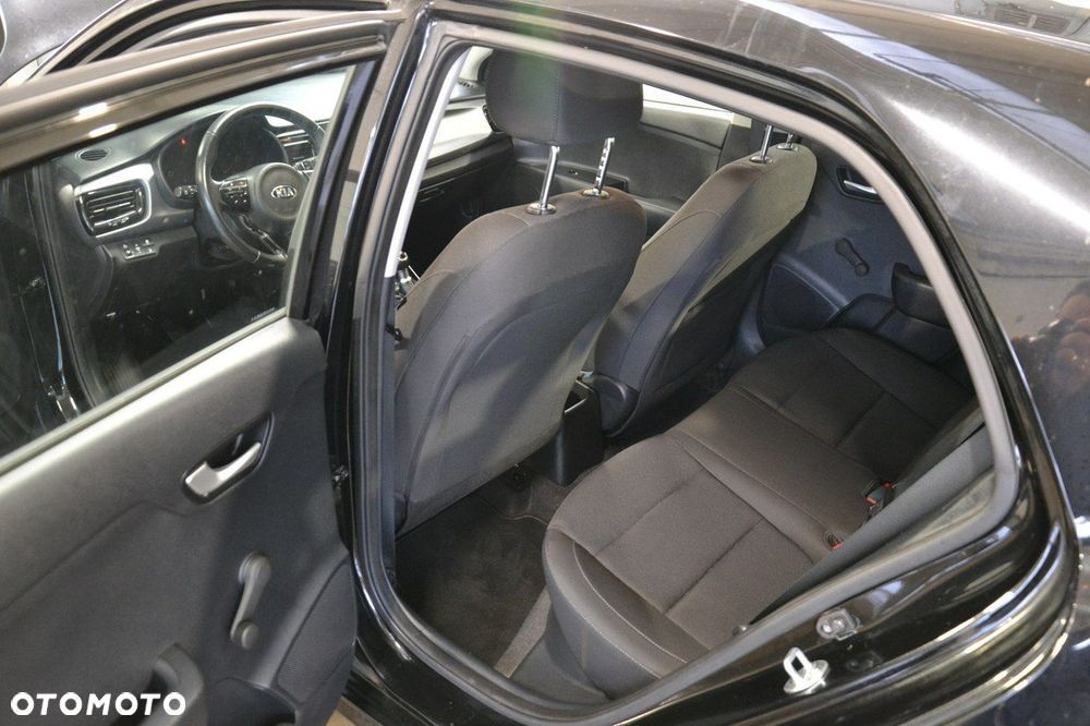 Kia Rio - 25