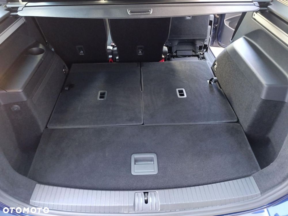 Volkswagen Touran - 16