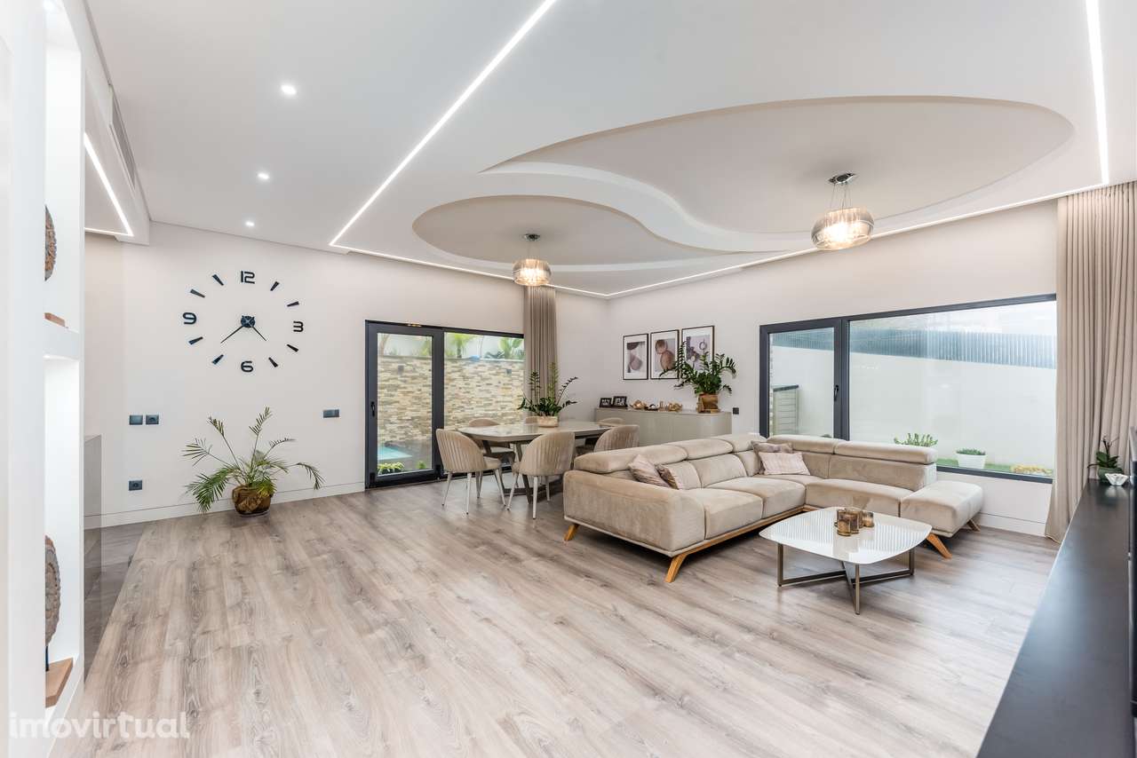 Moradia T4 Ramada | Piscina | Espaço exterior - Grande imagem: 4/52