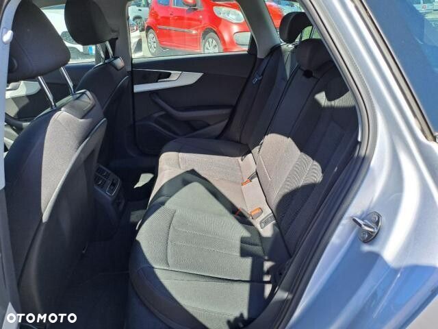 Audi A4 Avant - 10