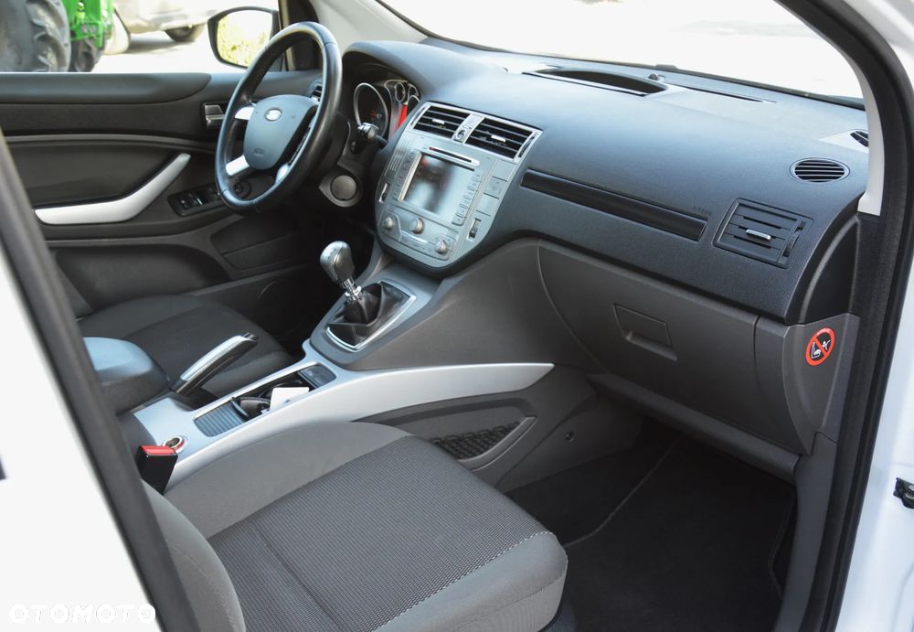 Ford Kuga - 30