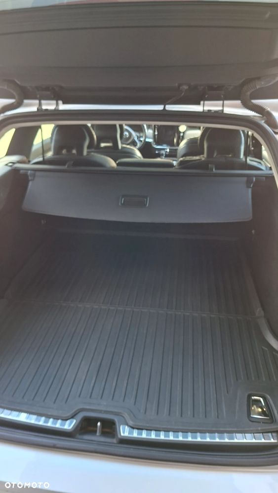 Volvo V90 D4 Inscription - 9