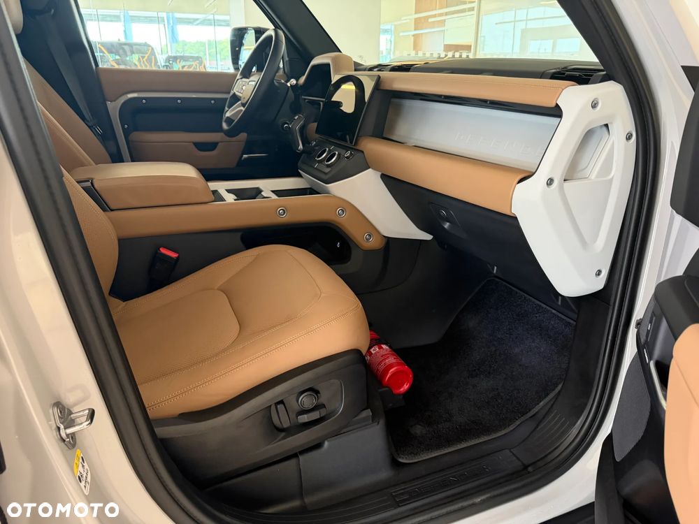Land Rover Defender 3.0 D350 mHEV X-Dynamic HSE - 21