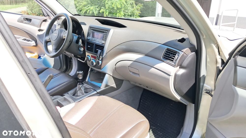 Subaru Forester 2.0D XC 000 - 10
