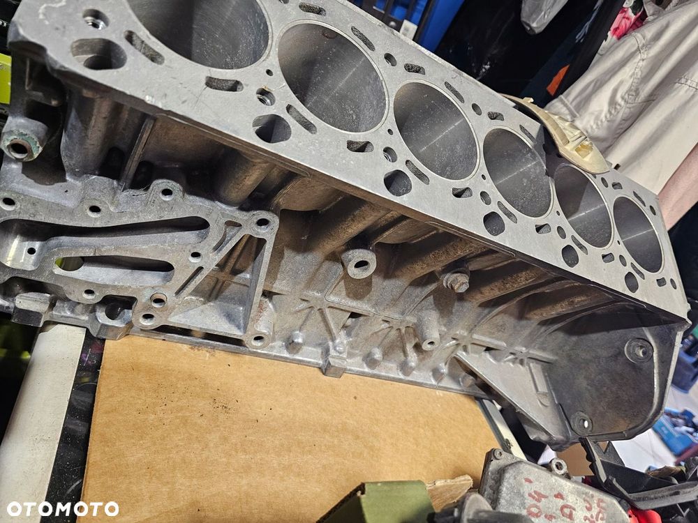 BMW 8 E31 850 E32 750 BLOK SILNIKA 5.0 M70 B50 V12 - 7