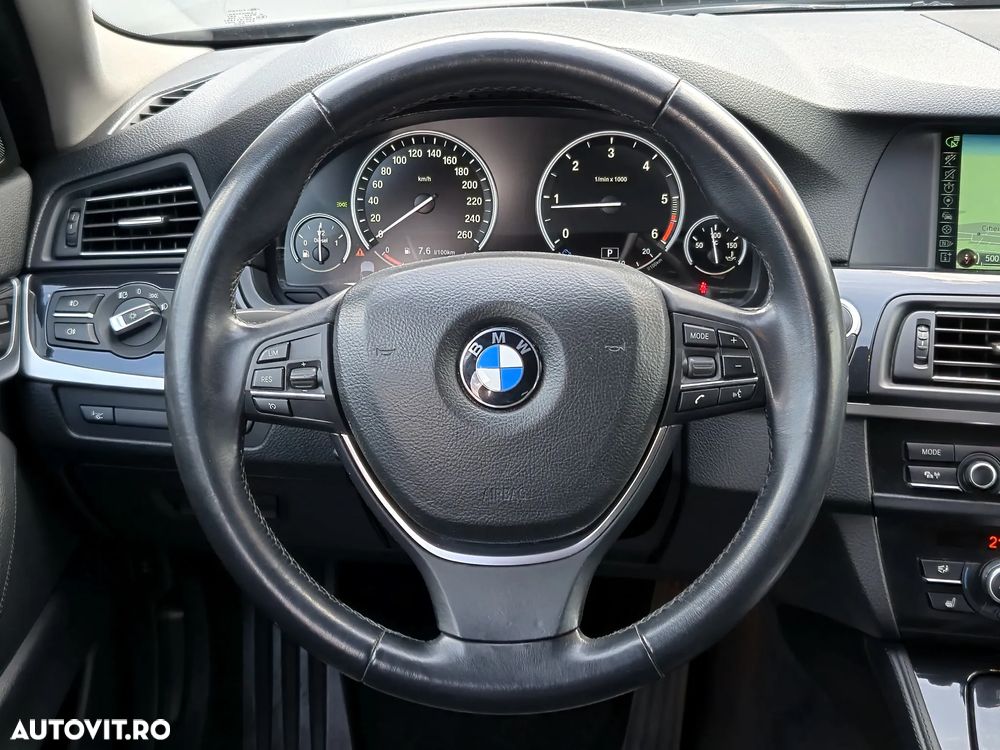 BMW Seria 5 525d Touring Aut. Luxury Line - 39