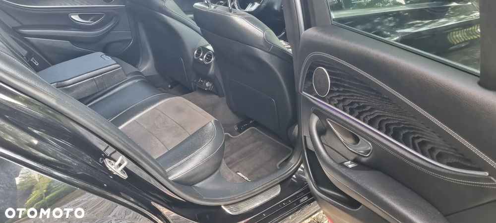 Mercedes-Benz Klasa E 220 d 9G-TRONIC AMG Line - 24