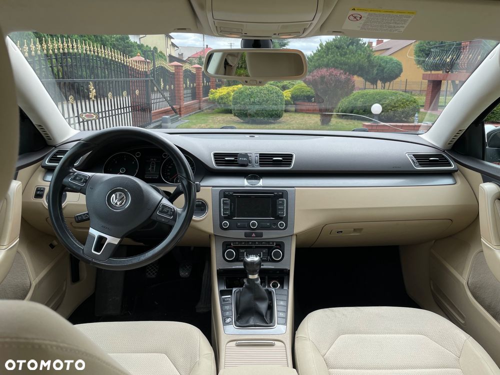 Volkswagen Passat 2.0 TDI DPF Comfortline - 9
