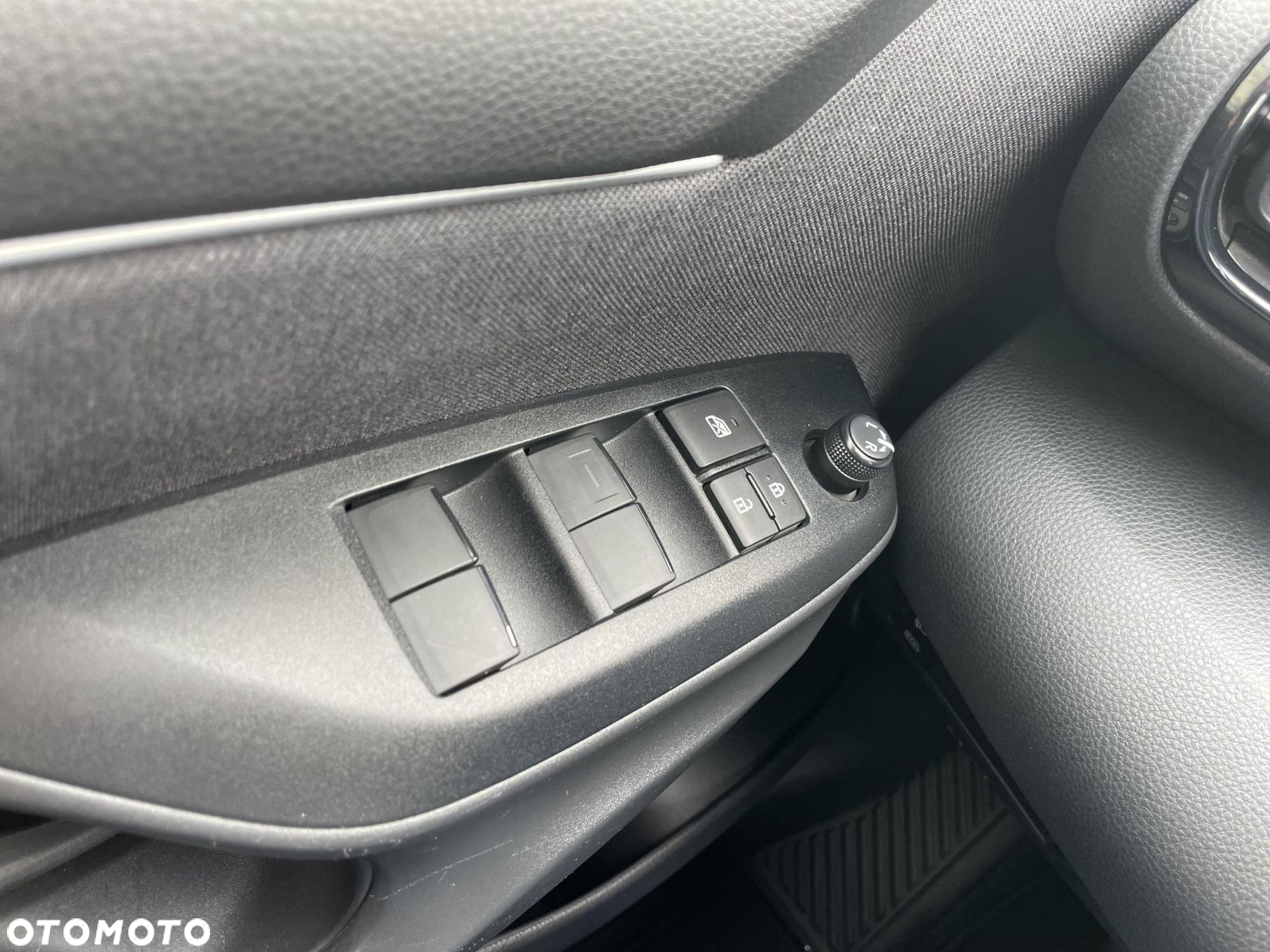 Toyota Yaris 1.5 Comfort - 21
