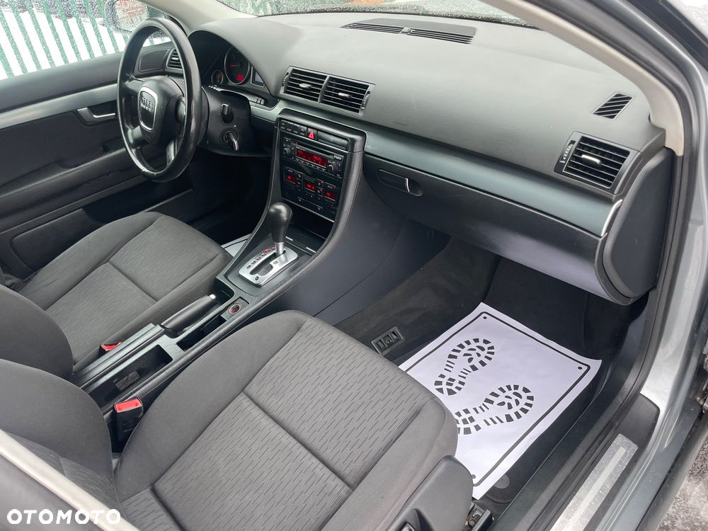 Audi A4 Limousine - 11