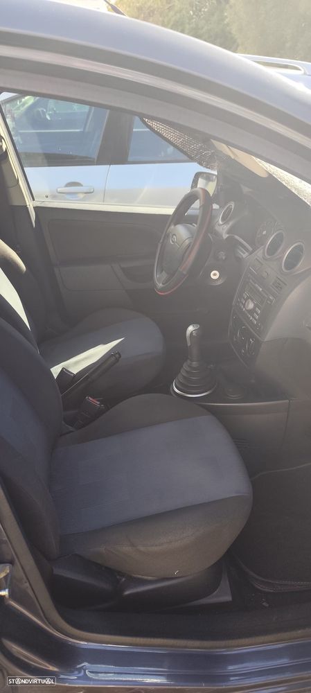 Ford Fiesta - 6