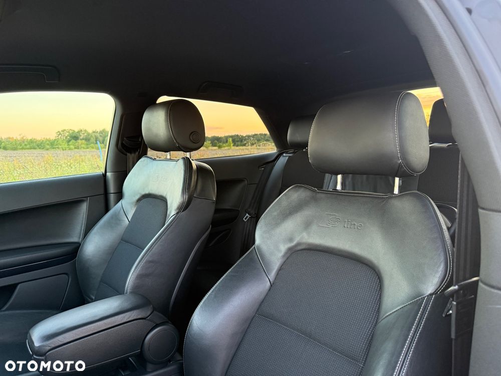 Audi A3 Sportback 1.6 TDI DPF S line Sportpaket - 12