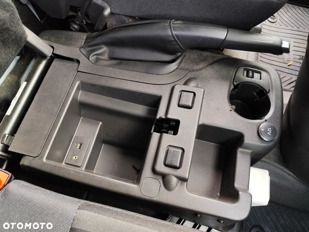 Ford TRANSIT CONNECT - 26