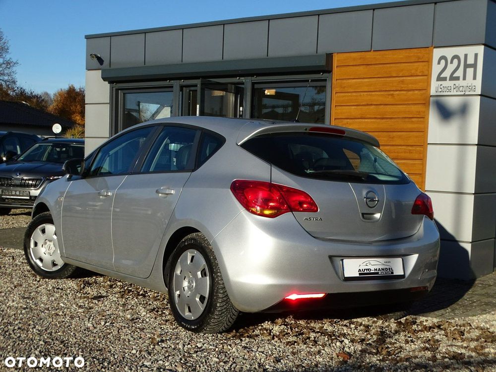 Opel Astra - 4