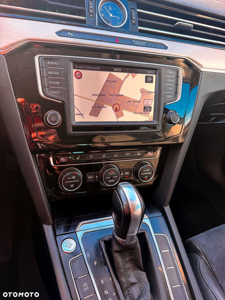 Volkswagen Passat 2.0 TDI SCR DSG Highline - 37